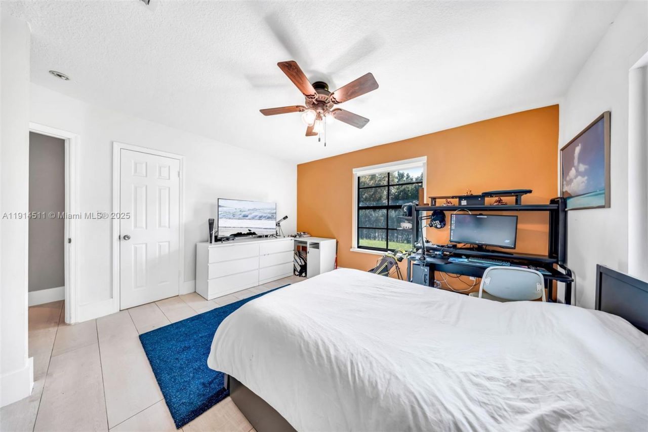 10195 NW 26th St, Doral, FL 33172 Photo