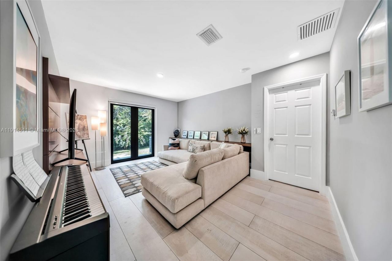 10195 NW 26th St, Doral, FL 33172 Photo