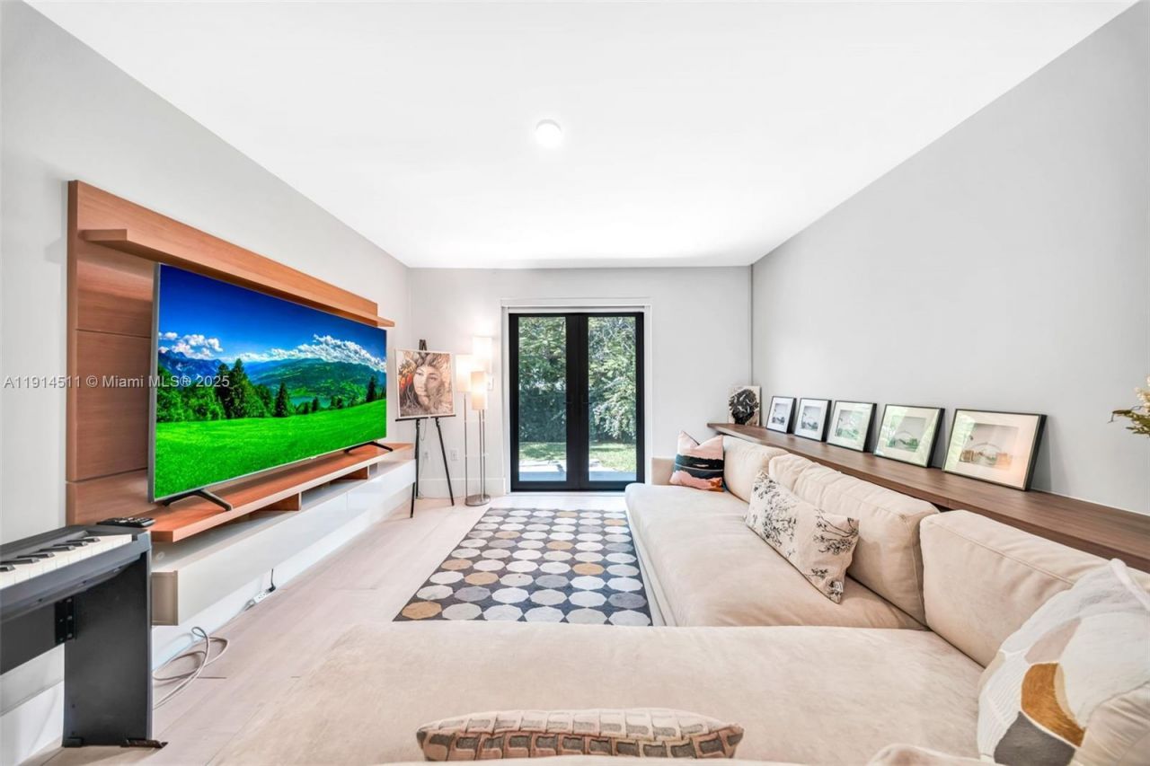 10195 NW 26th St, Doral, FL 33172 Photo