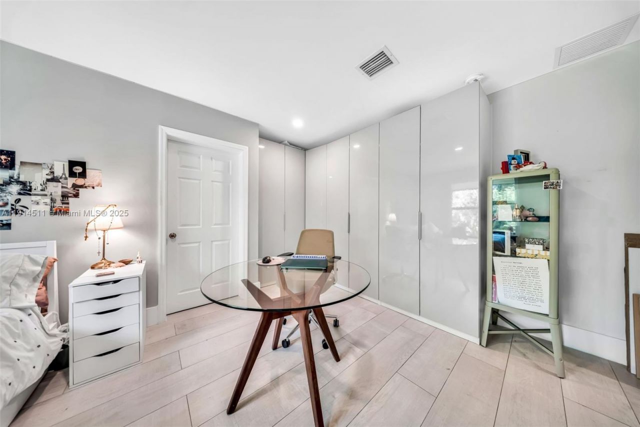 10195 NW 26th St, Doral, FL 33172 Photo