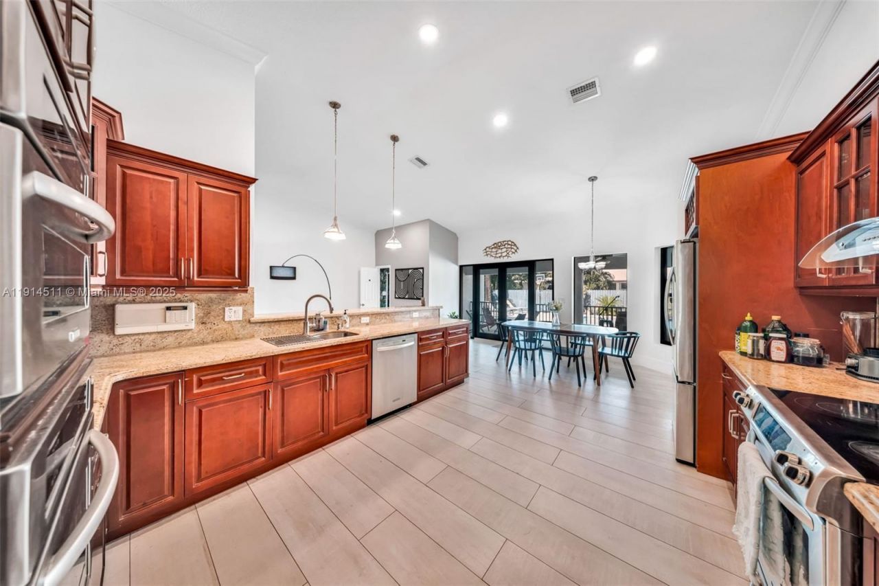 10195 NW 26th St, Doral, FL 33172 Photo