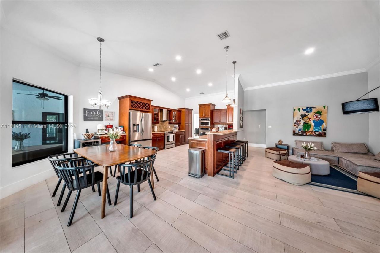 10195 NW 26th St, Doral, FL 33172 Photo