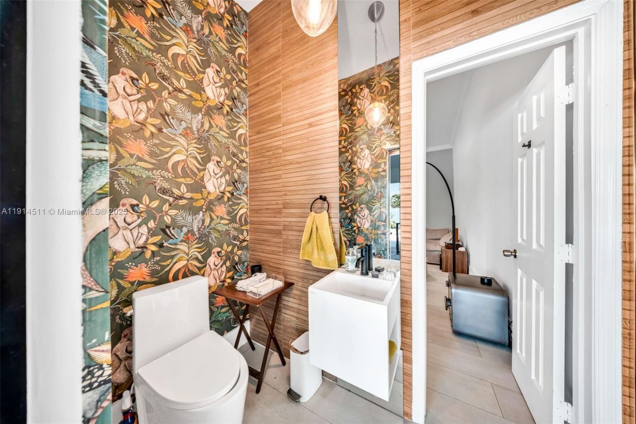 10195 NW 26th St, Doral, FL 33172 Photo