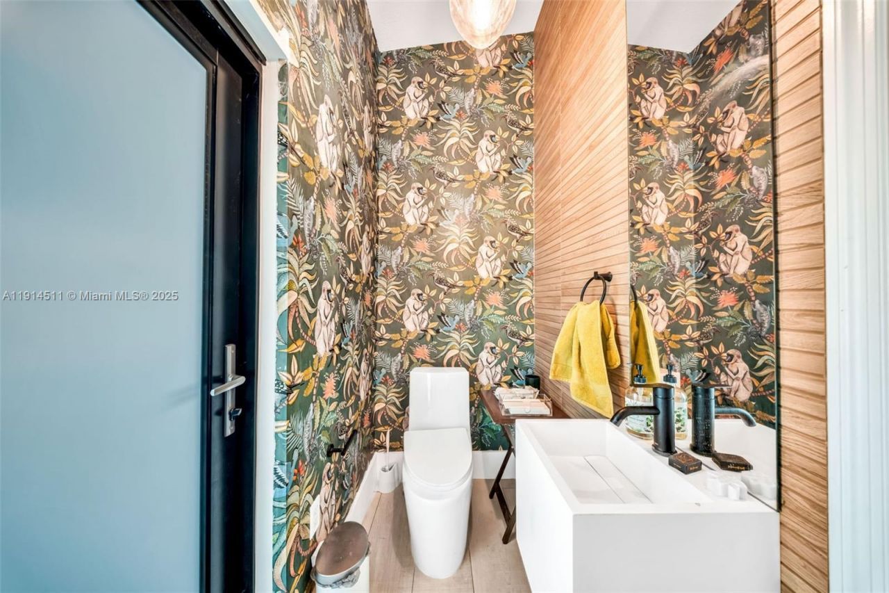 10195 NW 26th St, Doral, FL 33172 Photo