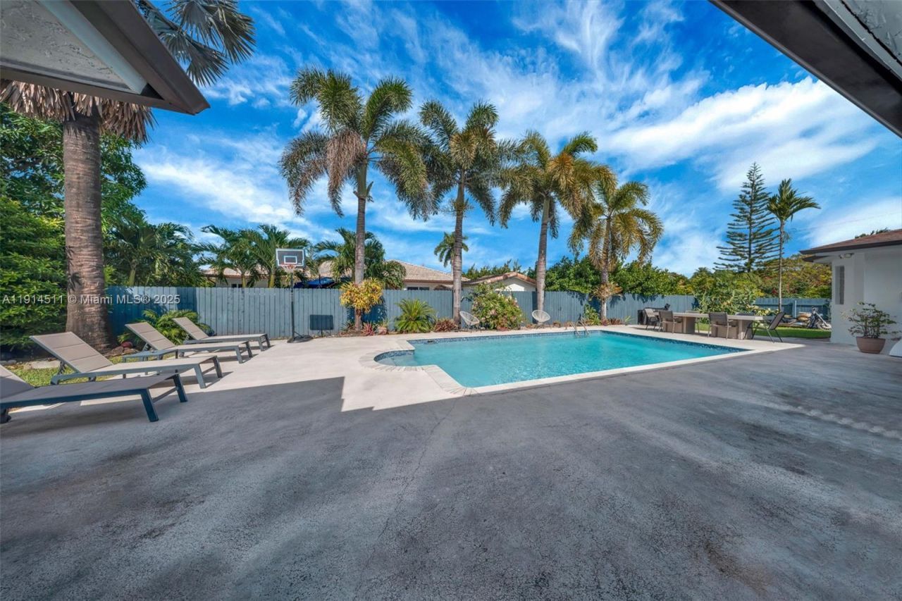 10195 NW 26th St, Doral, FL 33172 Photo