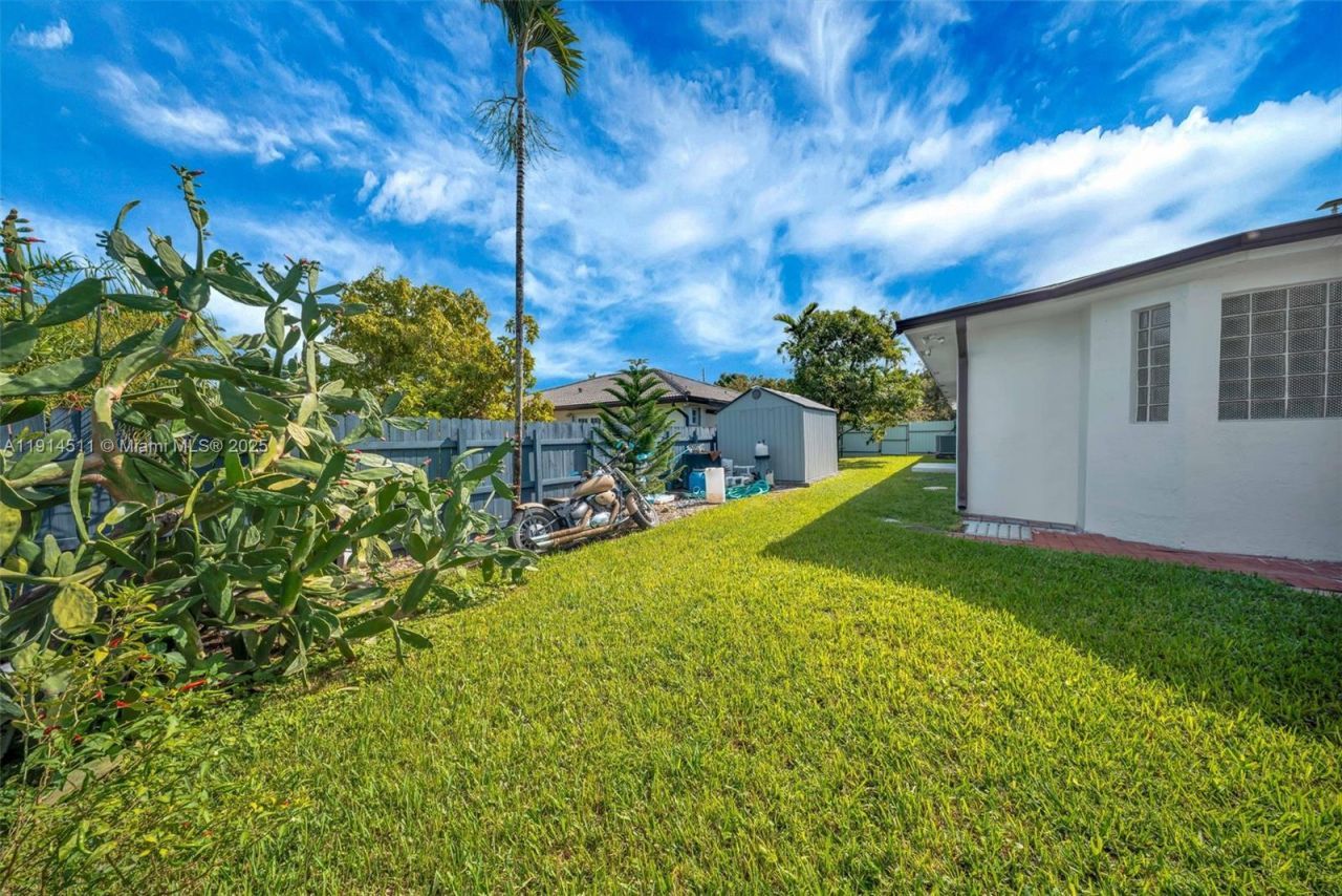 10195 NW 26th St, Doral, FL 33172 Photo