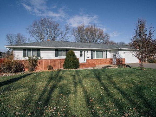 300 E MILLER STREET, Greenwood, WI 54437