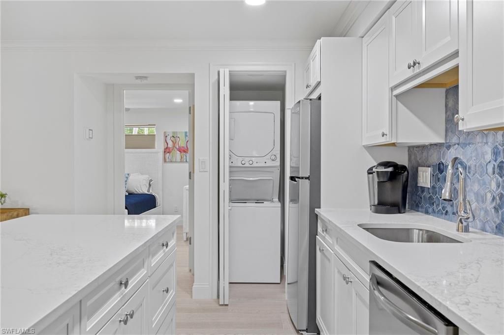 960 7th St S, Unit 101, Naples, FL 34102 Photo