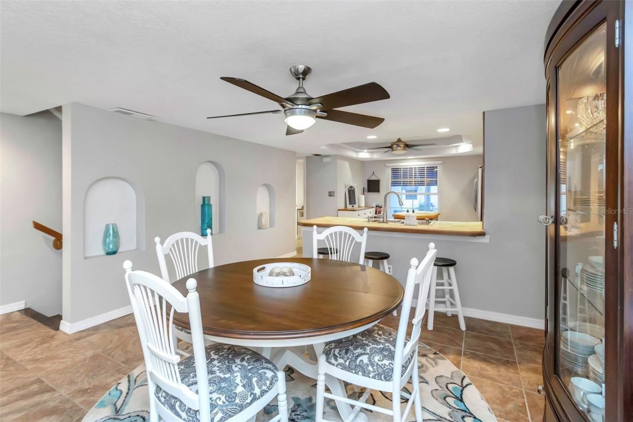 745 Pinellas Bayway S, Unit 207, Tierra Verde, FL 33715 Photo