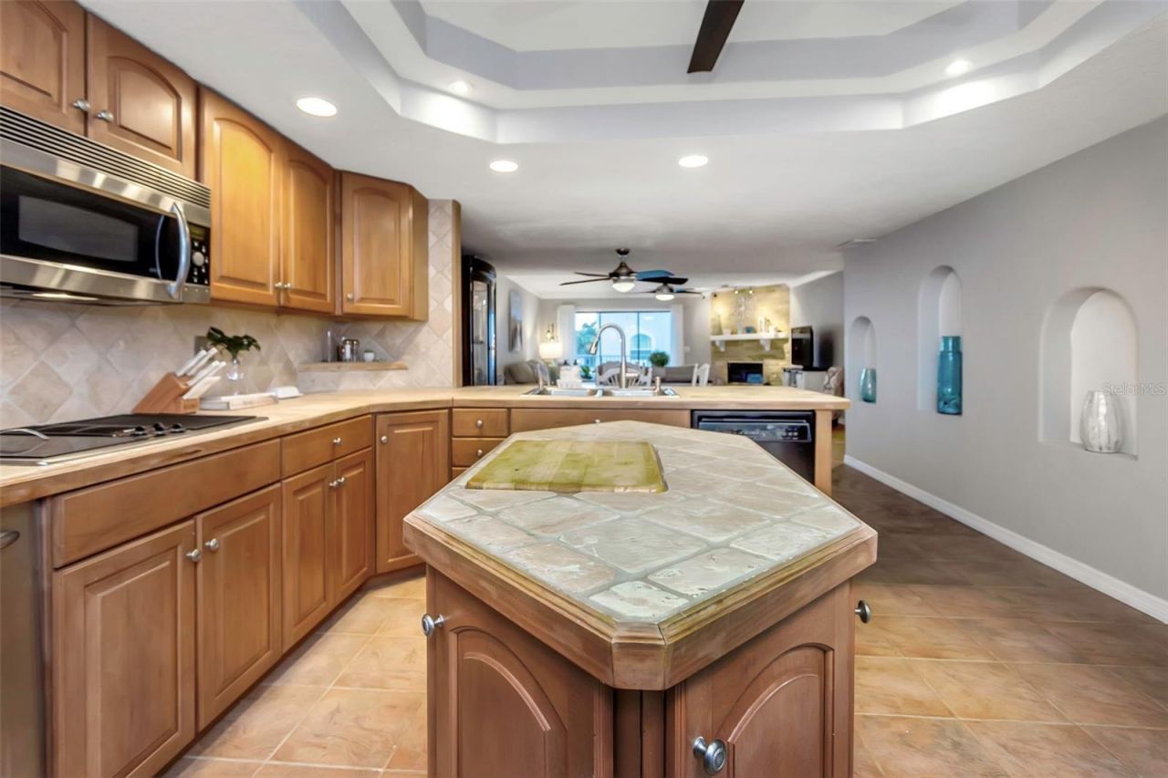 745 Pinellas Bayway S, Unit 207, Tierra Verde, FL 33715 Photo