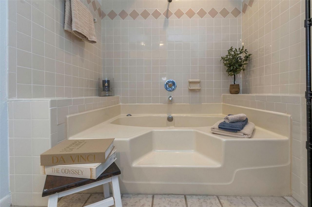 745 Pinellas Bayway S, Unit 207, Tierra Verde, FL 33715 Photo