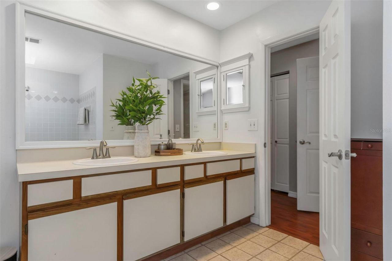 745 Pinellas Bayway S, Unit 207, Tierra Verde, FL 33715 Photo