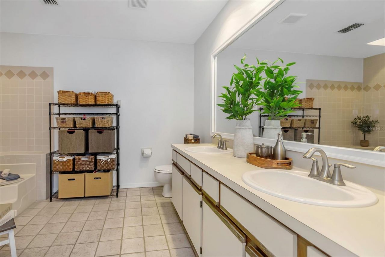 745 Pinellas Bayway S, Unit 207, Tierra Verde, FL 33715 Photo