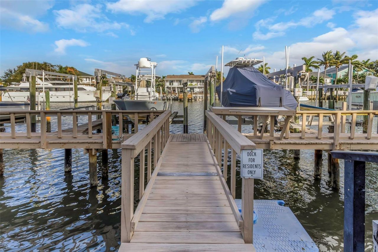 745 Pinellas Bayway S, Unit 207, Tierra Verde, FL 33715 Photo
