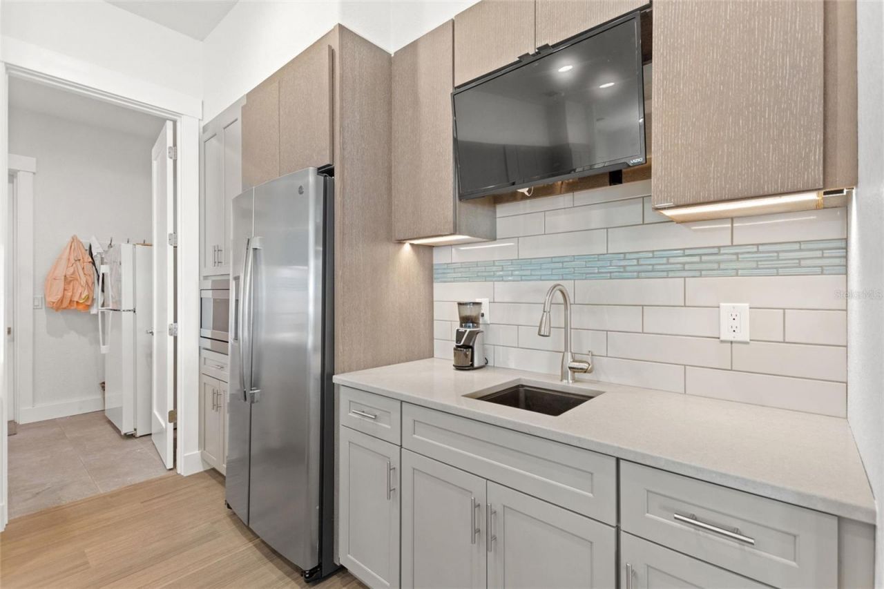 381 Nolane Lane, Polk City, FL 33868 Photo