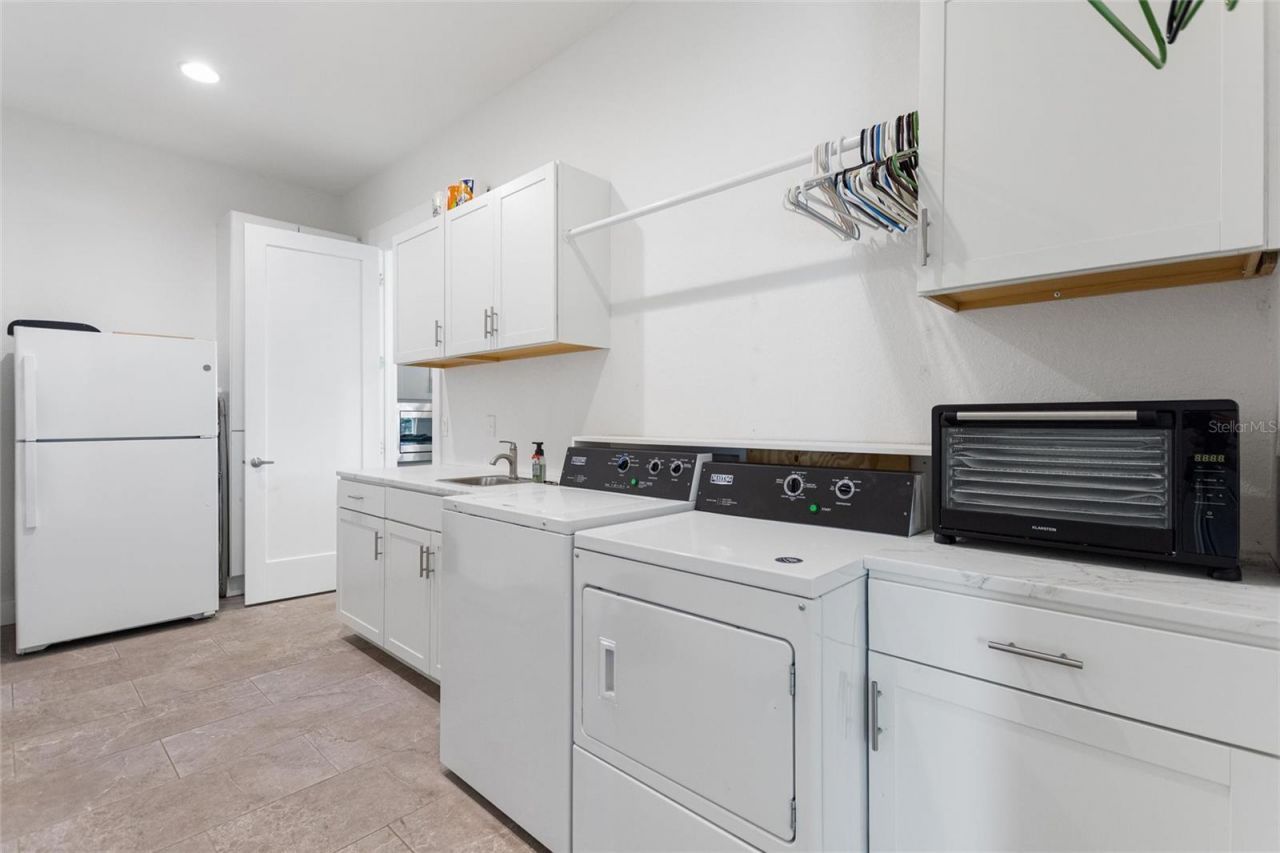 381 Nolane Lane, Polk City, FL 33868 Photo