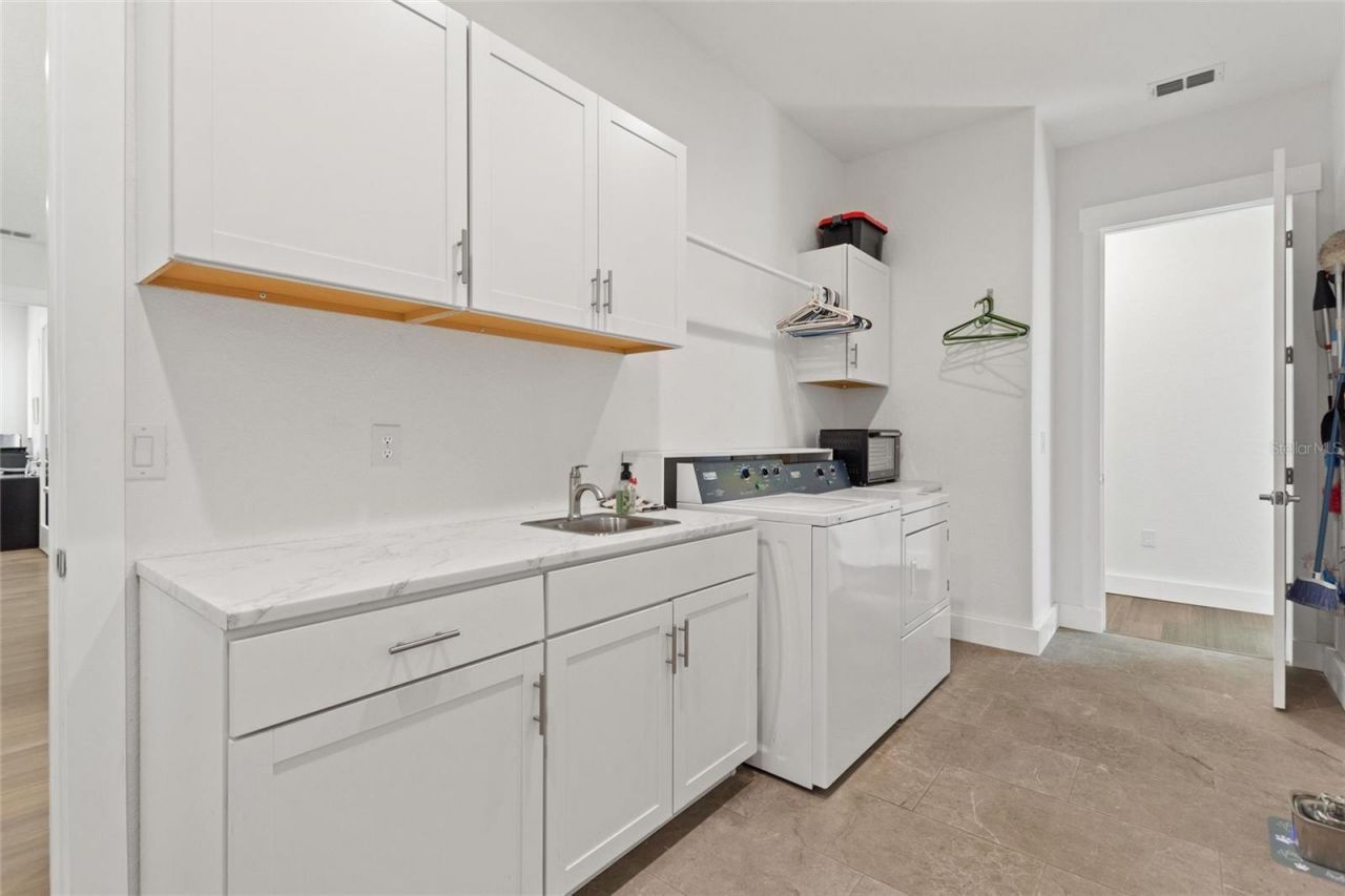 381 Nolane Lane, Polk City, FL 33868 Photo