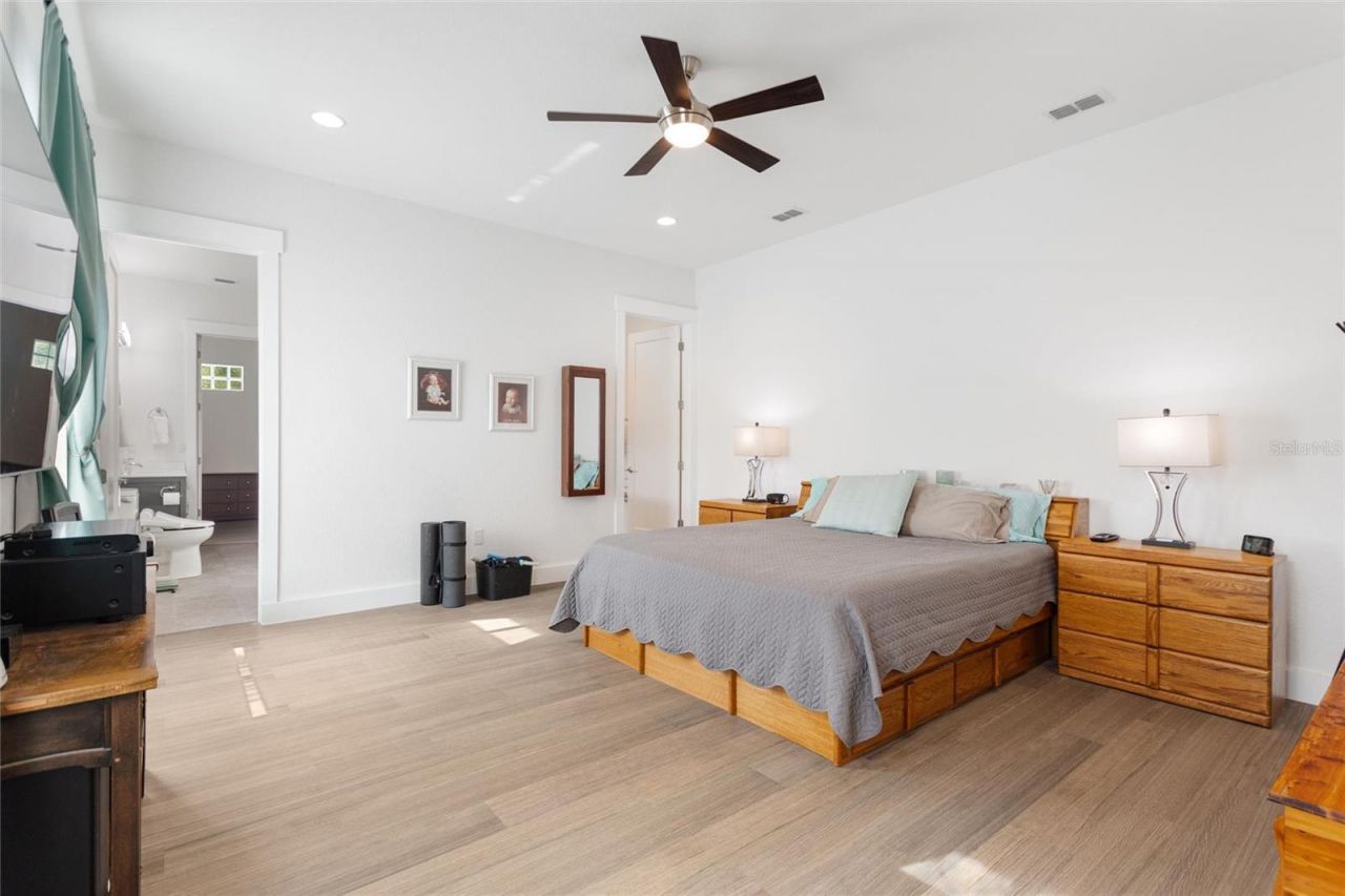 381 Nolane Lane, Polk City, FL 33868 Photo