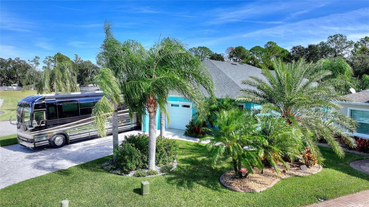 381 Nolane Lane, Polk City, FL 33868 Photo