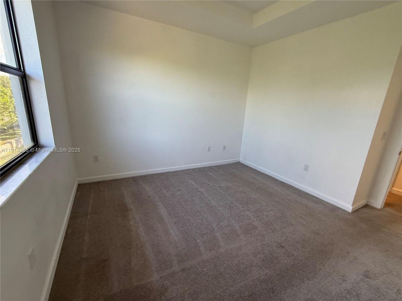 685 NE 208th Ter, Unit 685, Miami, FL 33179 Photo