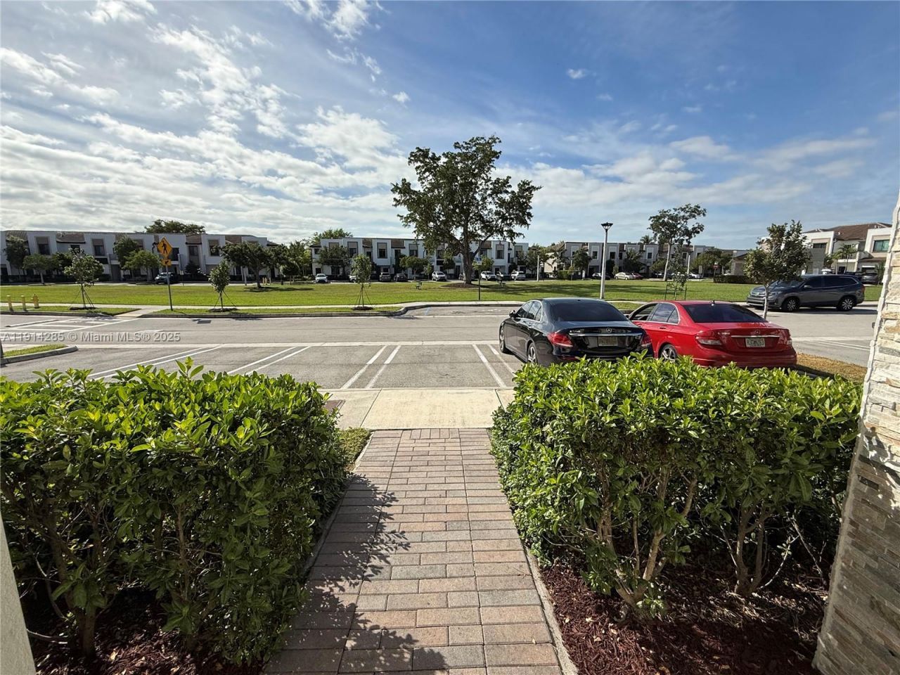 685 NE 208th Ter, Unit 685, Miami, FL 33179 Photo