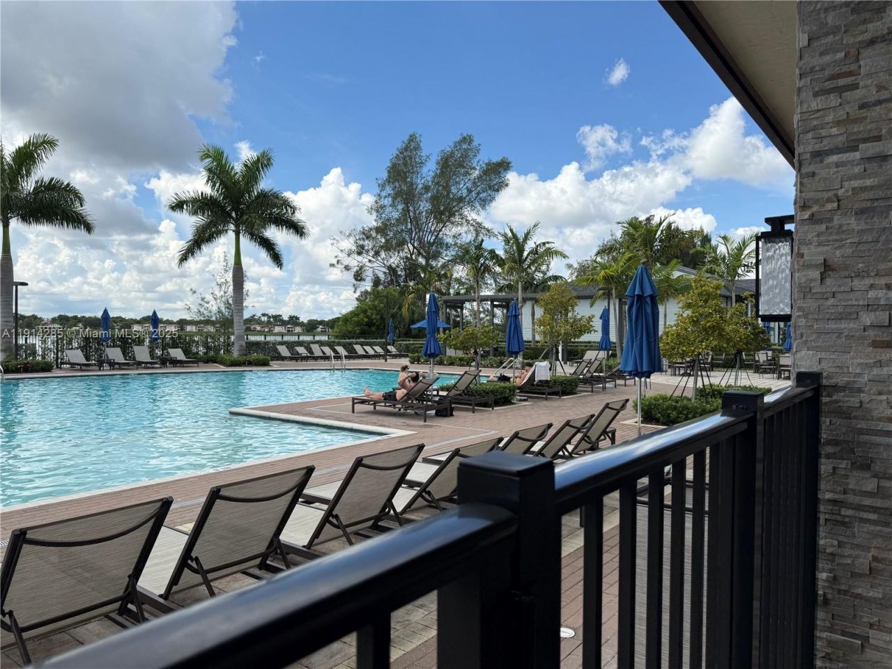 685 NE 208th Ter, Unit 685, Miami, FL 33179 Photo