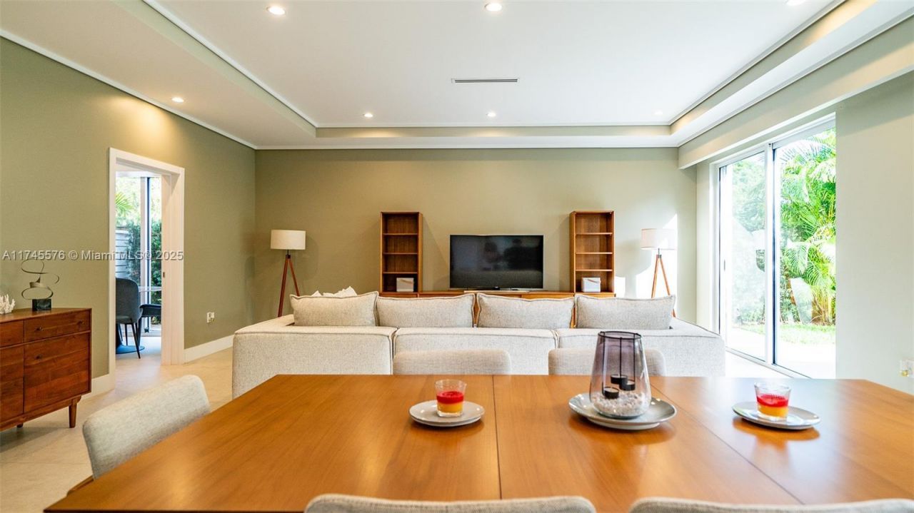 1312 NE 117th Ter, Unit 1, Miami, FL 33161 Photo