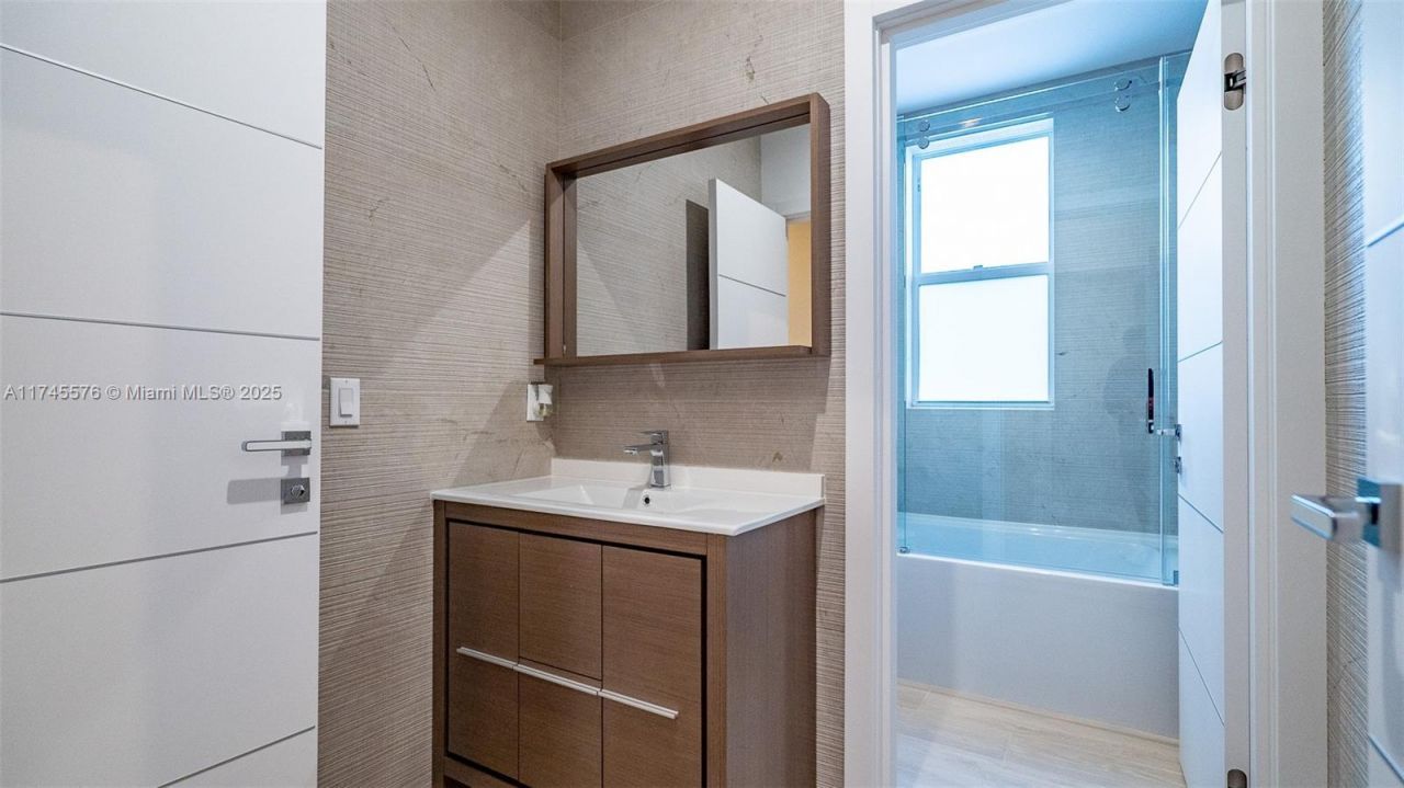 1312 NE 117th Ter, Unit 1, Miami, FL 33161 Photo