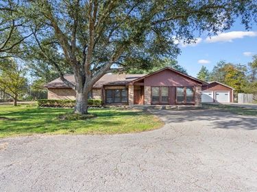 208 S Hedwig Street, Riesel, TX 76682