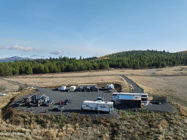 109 Liberty Ln, Santa, ID 83866