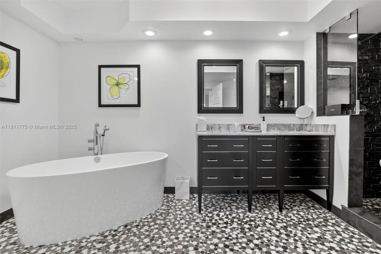 20281 E Country Club Dr, Unit 1704, Aventura, FL 33180 Photo