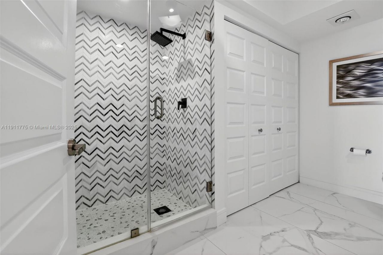 20281 E Country Club Dr, Unit 1704, Aventura, FL 33180 Photo