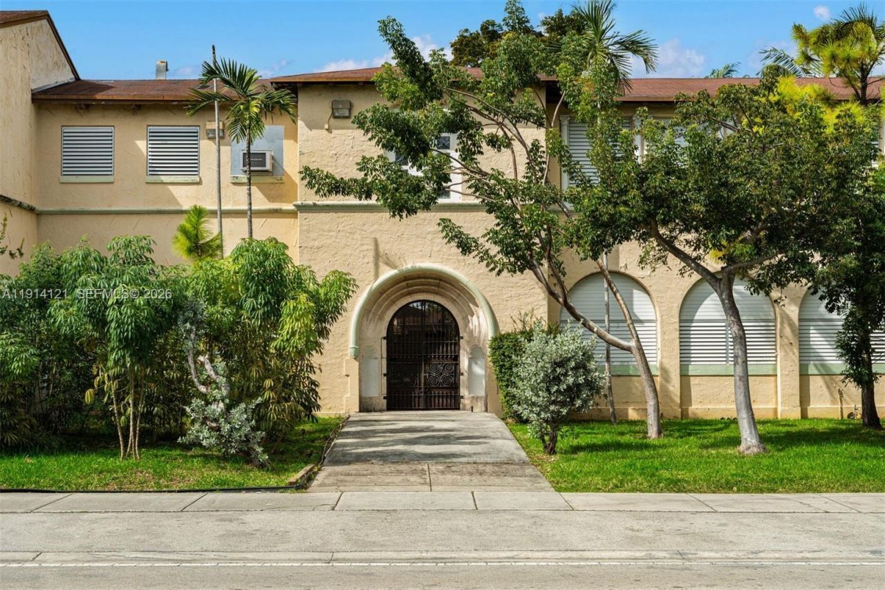 508 NE 67th St, Miami, FL 33138 Photo