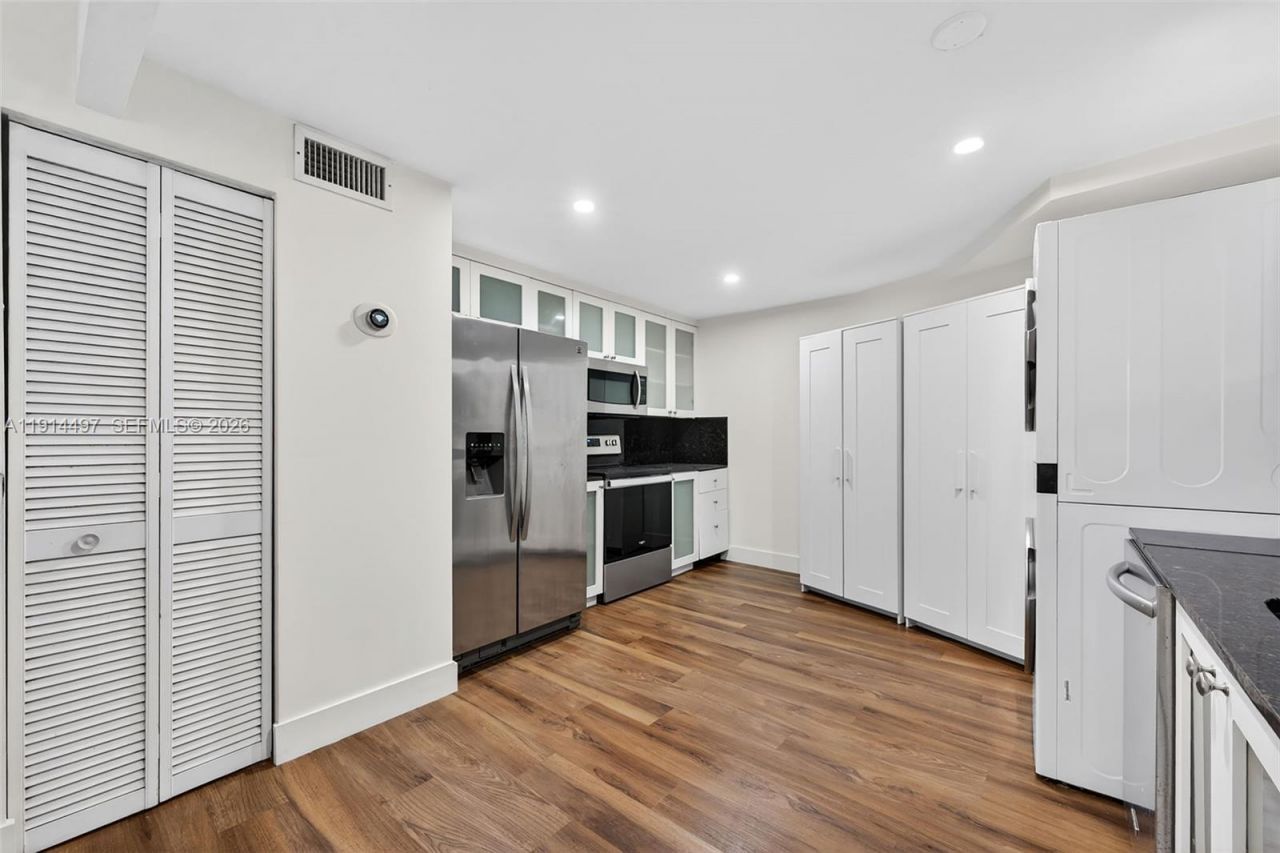 1881 Washington Ave, Unit 4A, Miami Beach, FL 33139 Photo