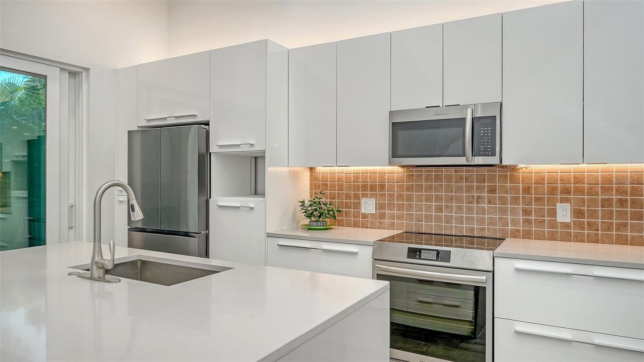 2254 Hawthorne Street, Sarasota, FL 34239 Photo