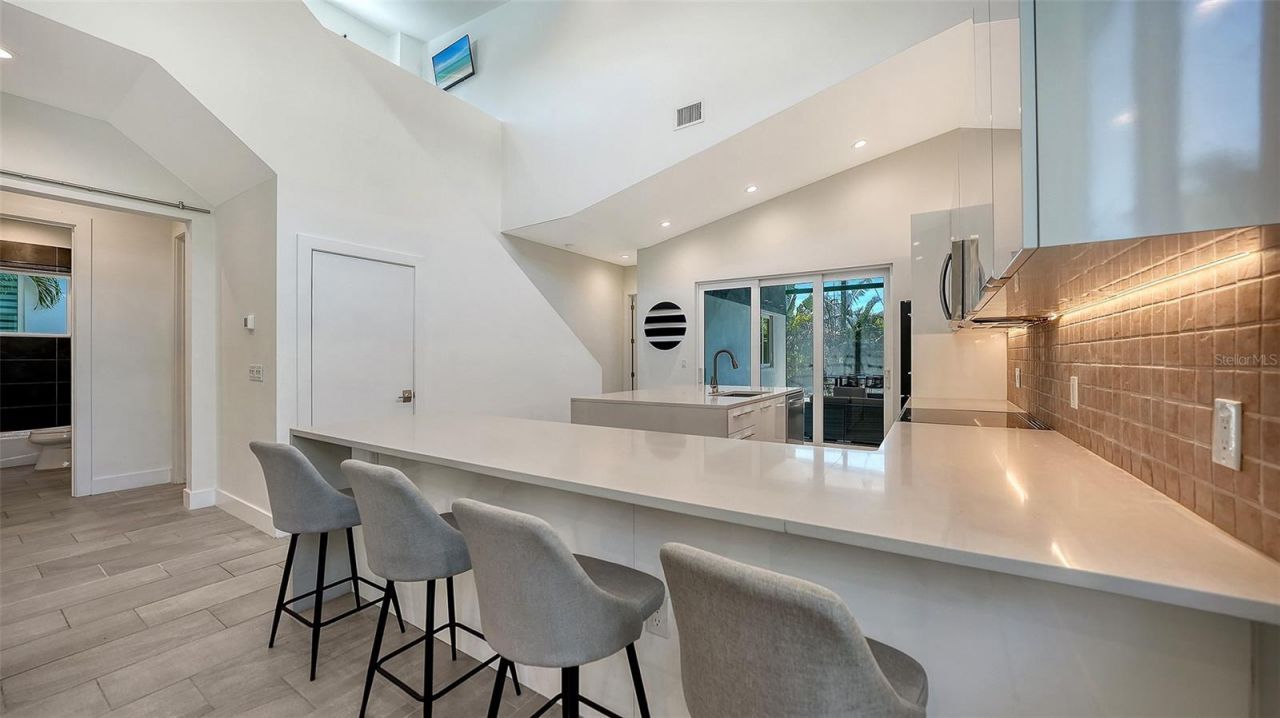 2254 Hawthorne Street, Sarasota, FL 34239 Photo