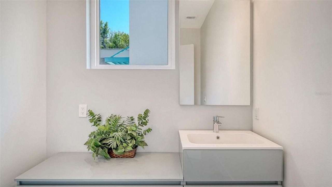 2254 Hawthorne Street, Sarasota, FL 34239 Photo