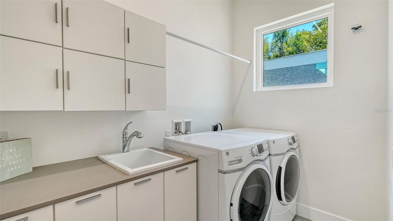 2254 Hawthorne Street, Sarasota, FL 34239 Photo