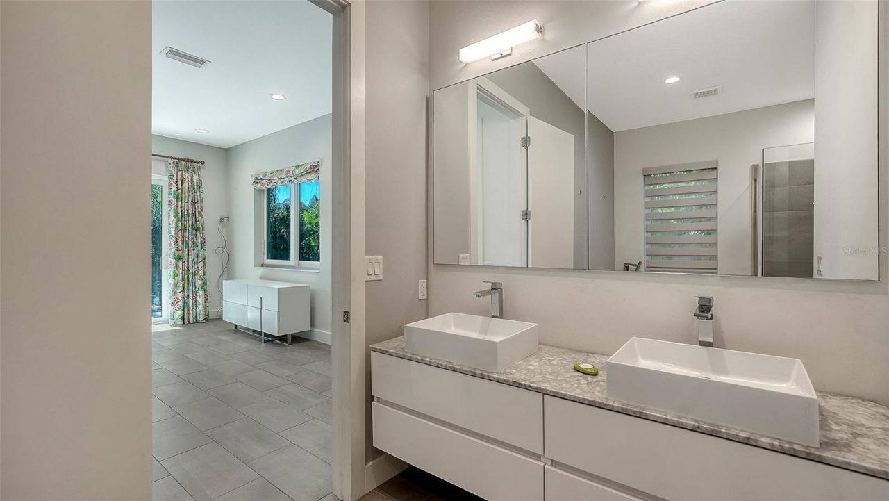 2254 Hawthorne Street, Sarasota, FL 34239 Photo