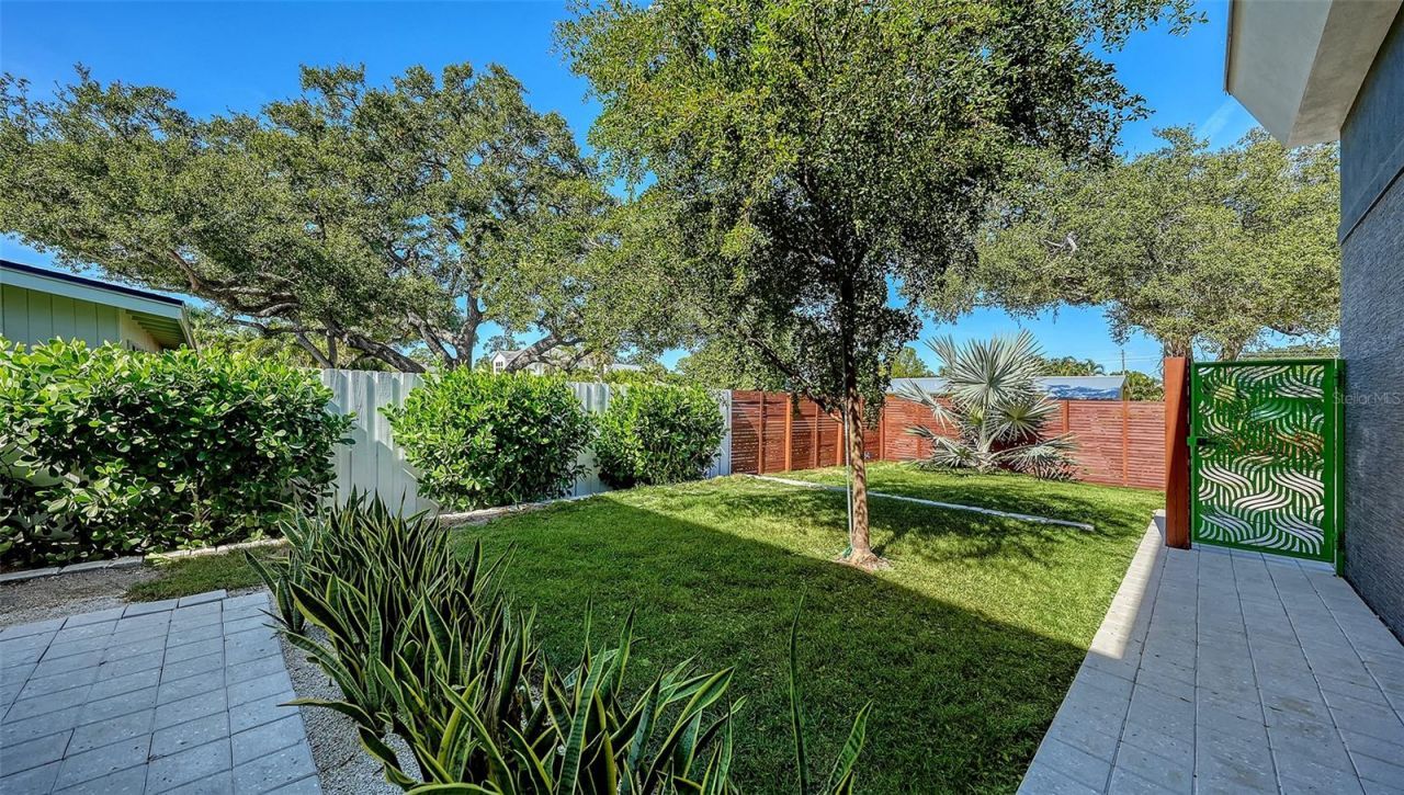 2254 Hawthorne Street, Sarasota, FL 34239 Photo
