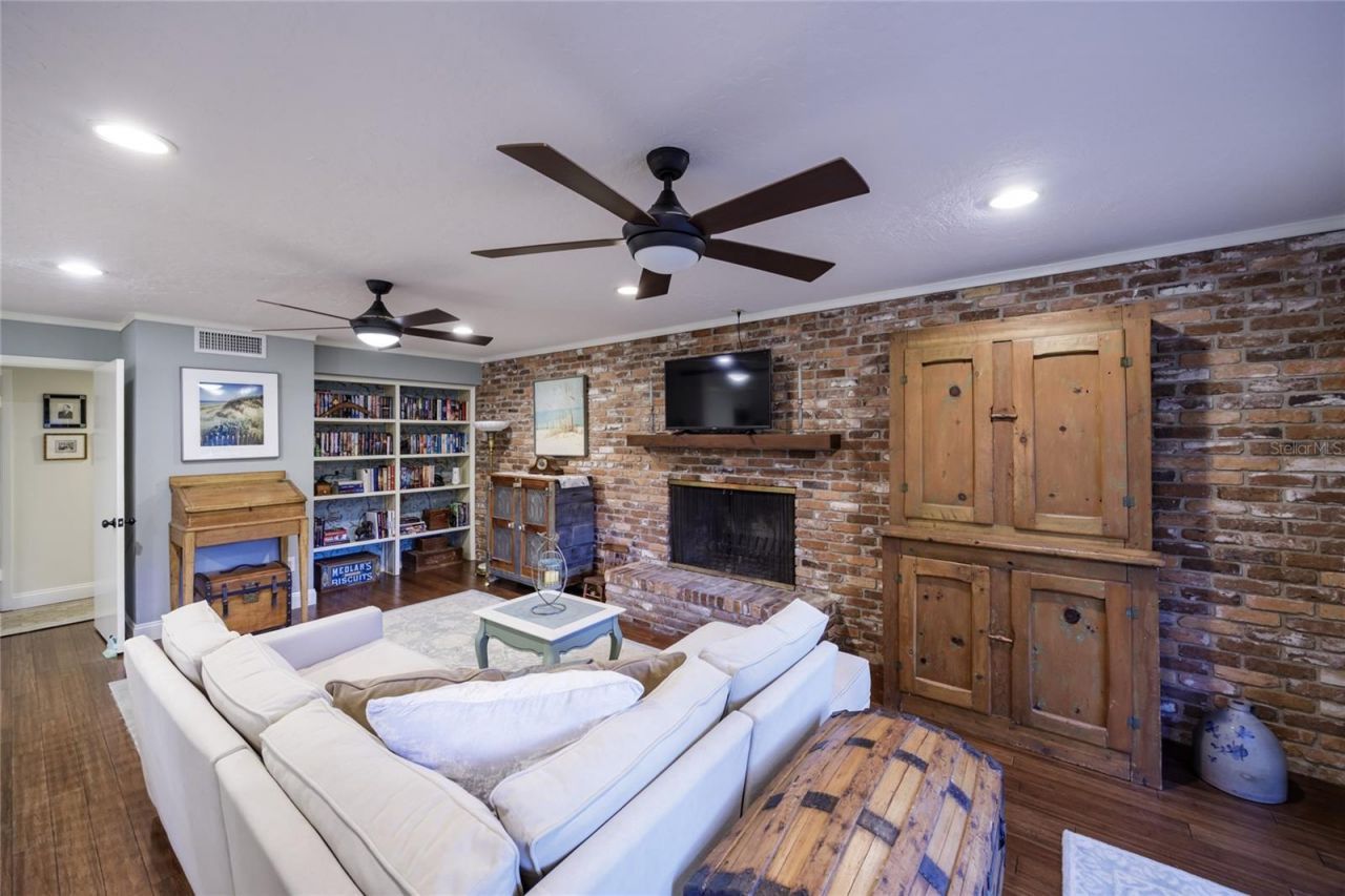 2006 NW 104th Way, Gainesville, FL 32606 Photo