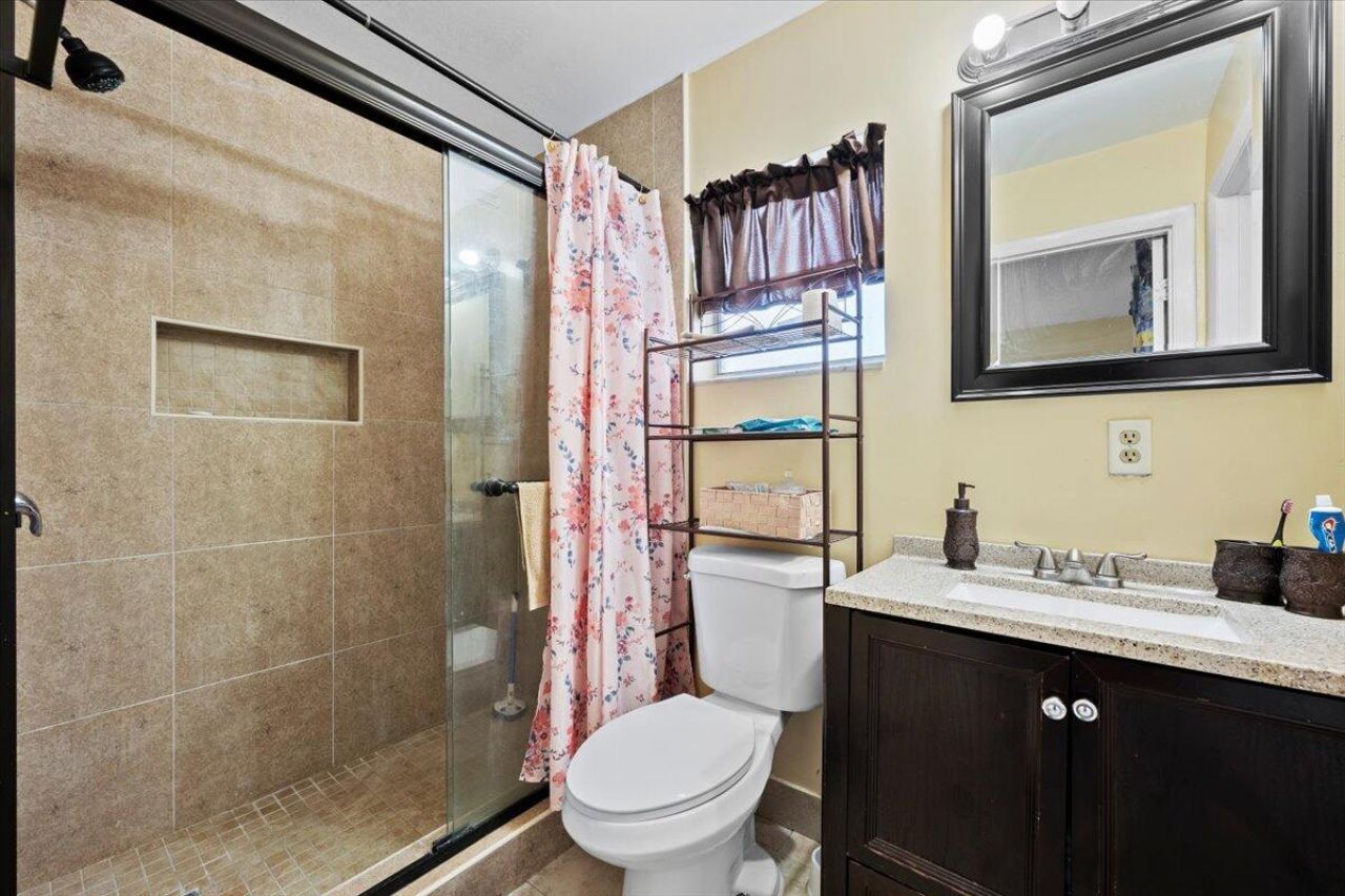 1827 Pinehurst Drive, West Palm Beach, FL 33407 Photo