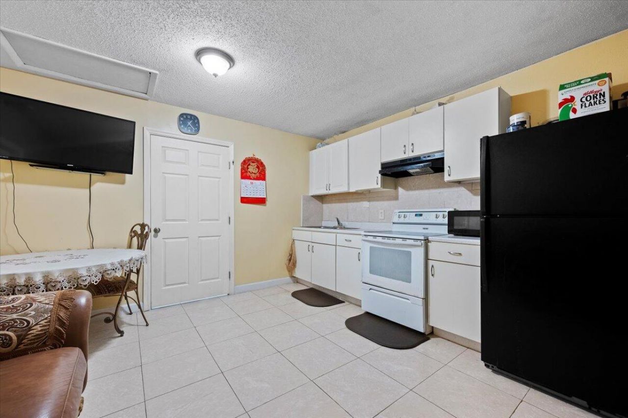 1827 Pinehurst Drive, West Palm Beach, FL 33407 Photo