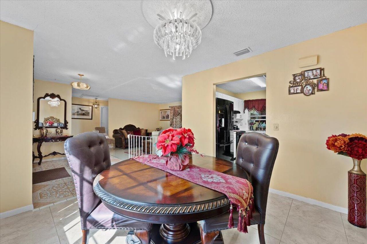 1827 Pinehurst Drive, West Palm Beach, FL 33407 Photo