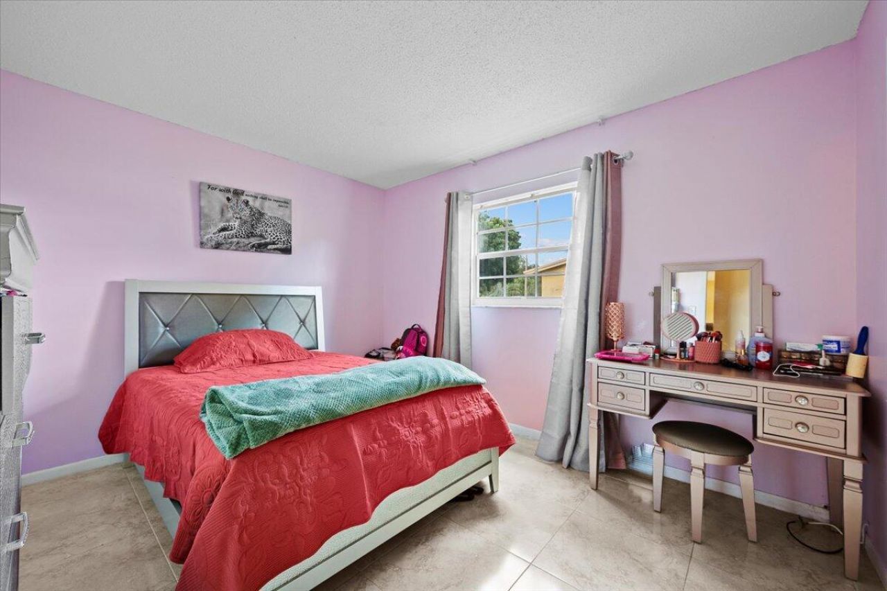 1827 Pinehurst Drive, West Palm Beach, FL 33407 Photo