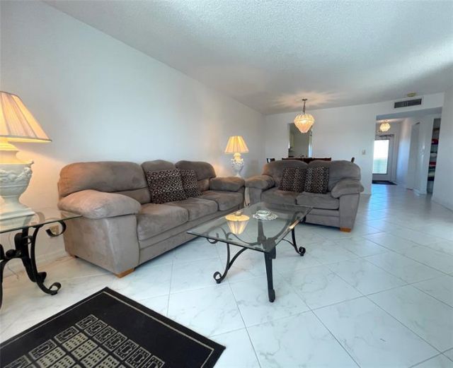 7640 NW 18th Street, Unit 401, Margate, FL 33063 Photo