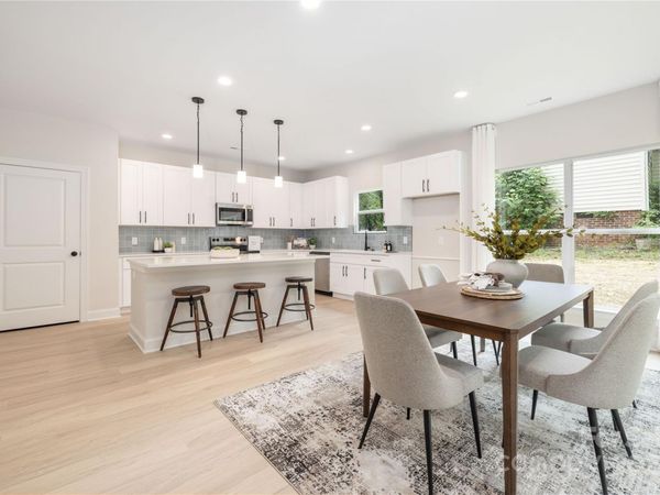 7034 Lakeside Drive, Charlotte, NC 28215