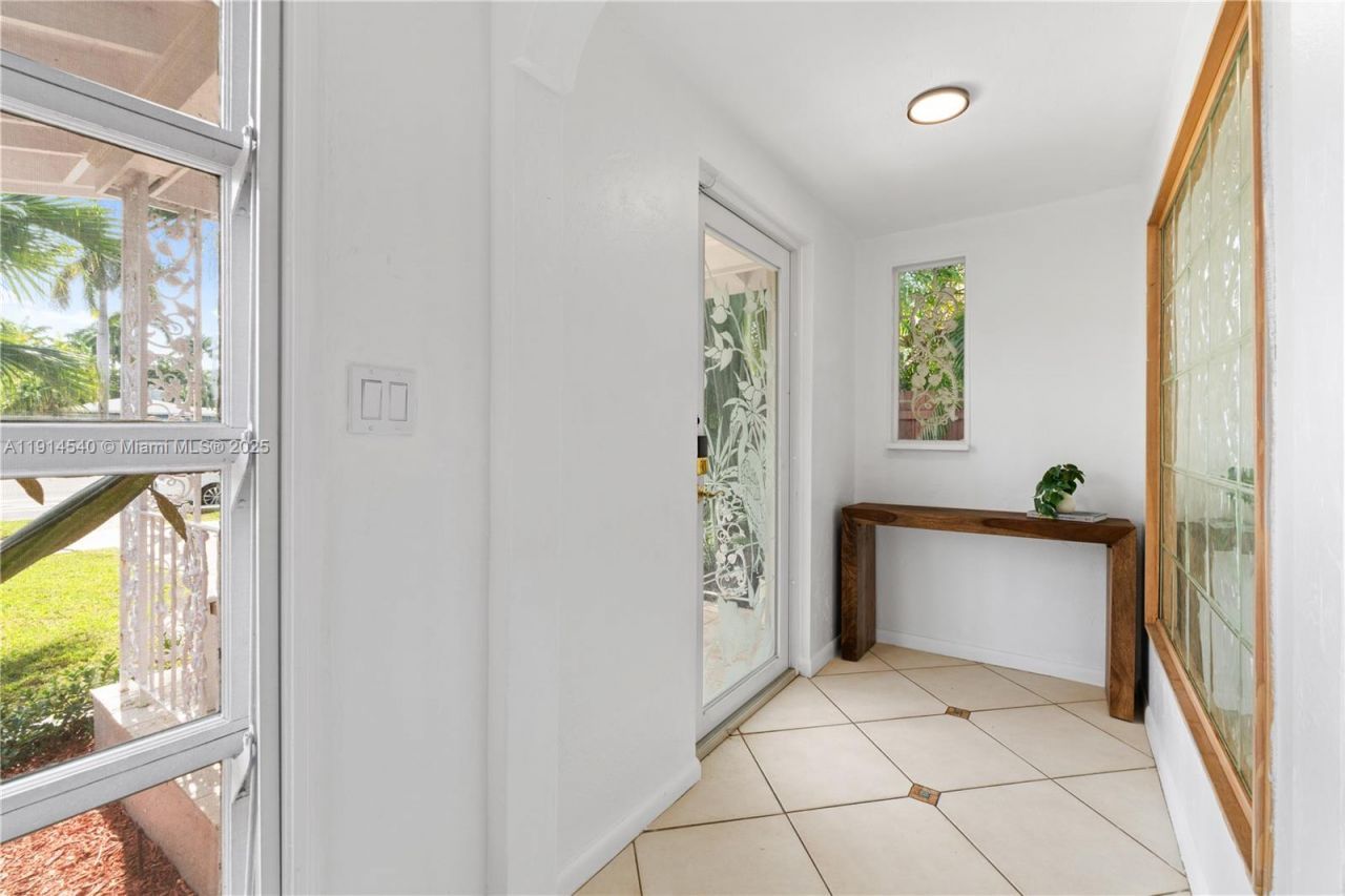 1443 Hollywood Blvd, Hollywood, FL 33020 Photo