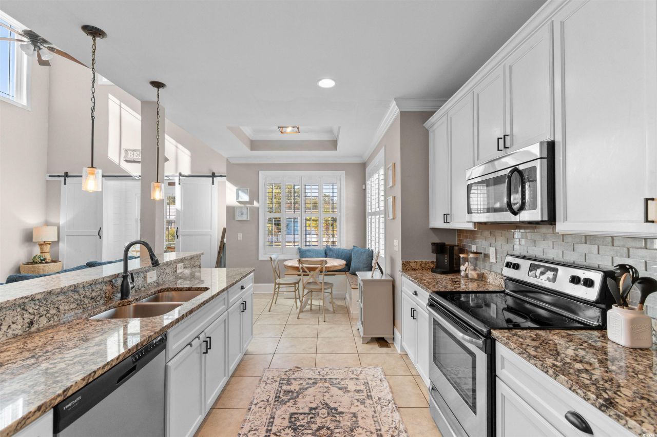 513 1st St. Photo 17