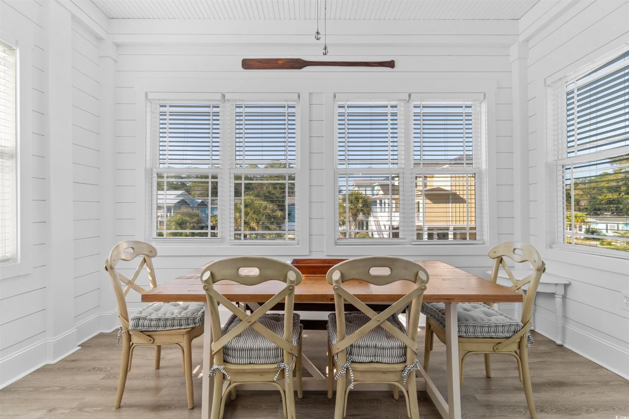 513 1st St. Photo 18